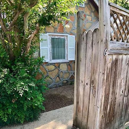 D'Vinery Rock Cottage/ #6 Eureka Springs Exterior foto